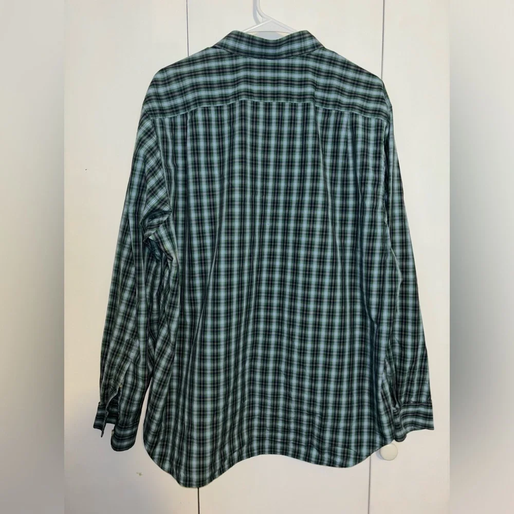 Vineyard Vines button down collegiate shirt - Picture 6 of 9